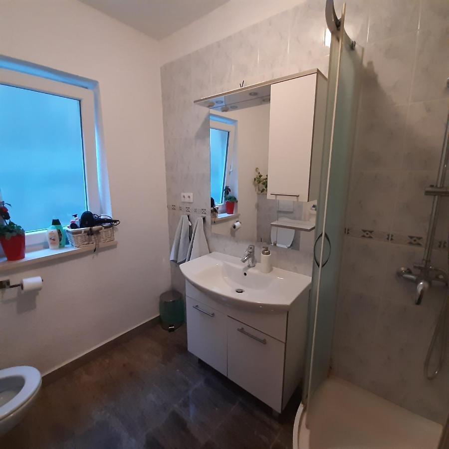 Apartman Nora โอมิช ภายนอก รูปภาพ